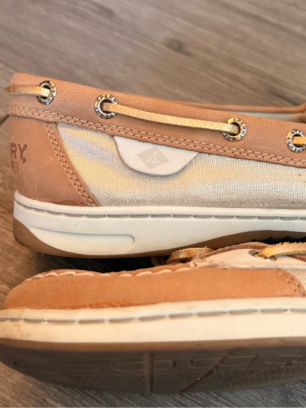 Sperry Tan and Light Beige w/ gold Leather-Canvas Boat Shoes size 9 - Picture 4 of 7